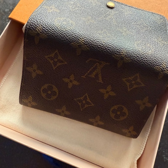 DISCOUNTED! This great condition Louis Vuitton Wallet, box and dust cover! - Picture 4 of 8